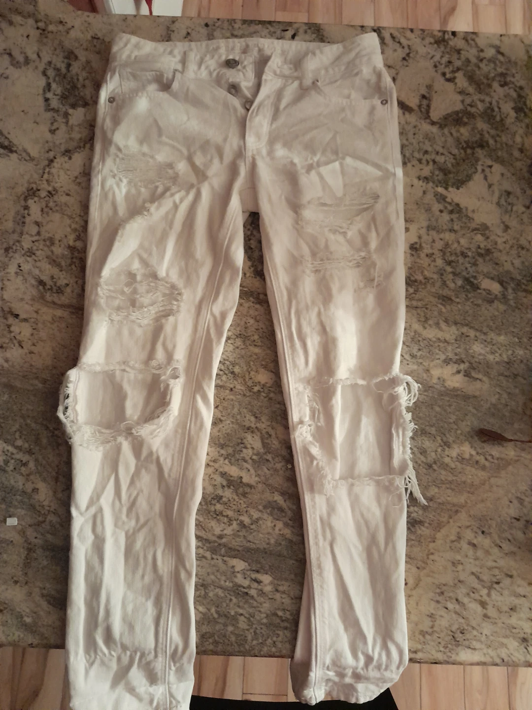 American Eagle White Ripped Jeans