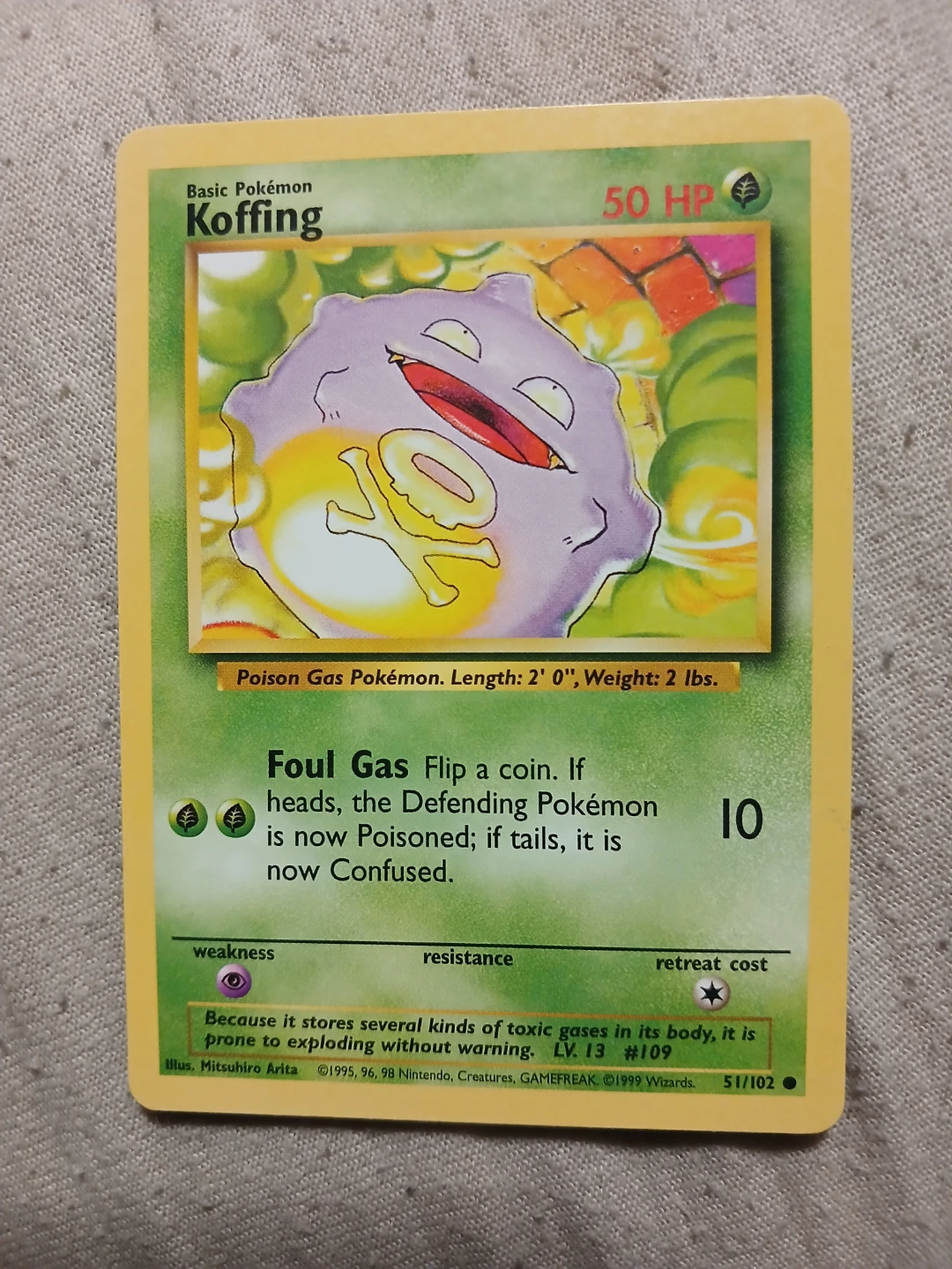 Koffing 51/102 1999 Pokémon Card