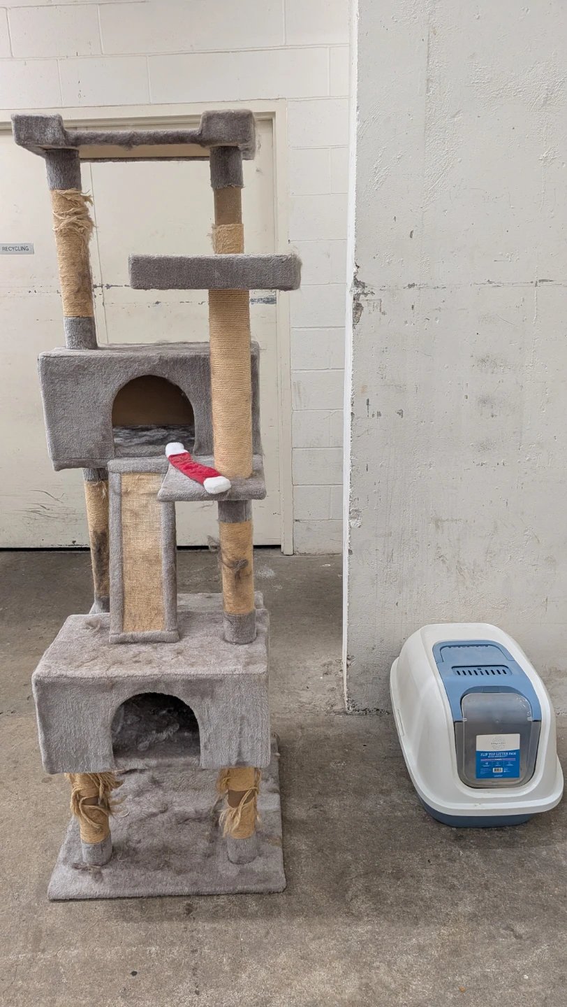 Large Cat Tree Condo Tower and Litterbox