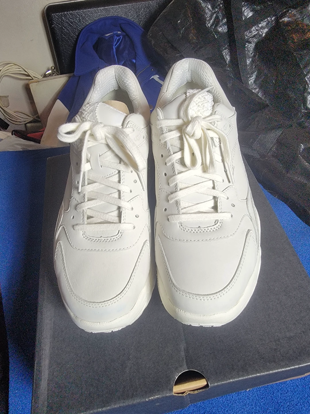 UGG White Sneakers - photo 3
