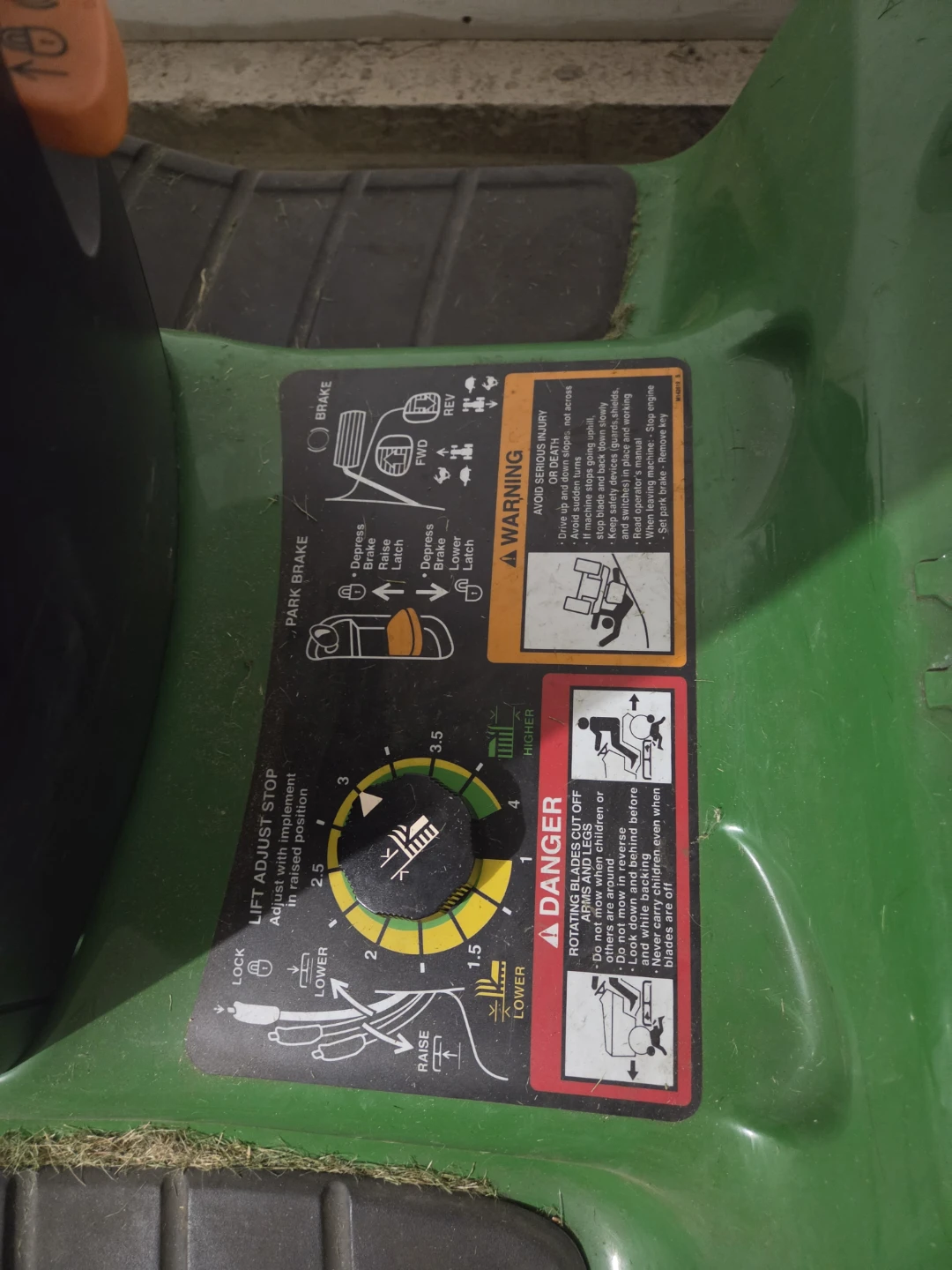 John Deere Riding Mower - photo 4