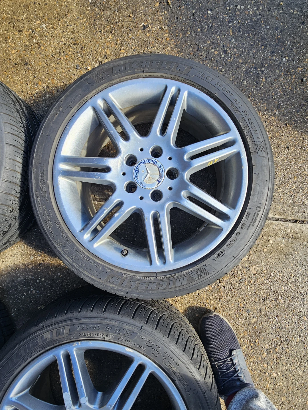 Benz Alloy Wheels with Tires 225/45ZR17 and two 245/40ZR17 sizes - photo 3