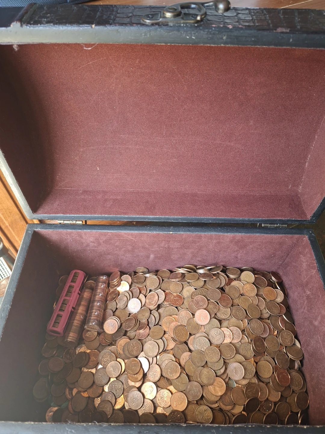21 Lbs of Pennies in Wood Treasure Chest