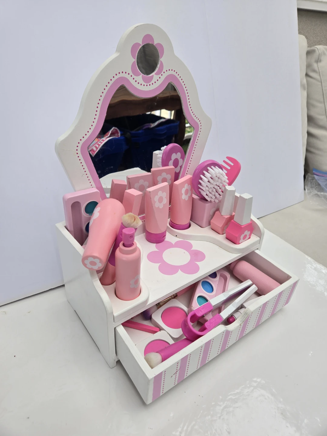 Melissa and doug real wood makeup set