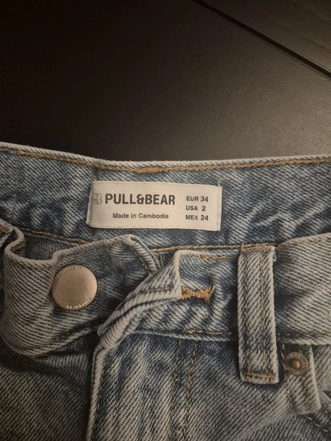 Pull&Bear Distressed Denim Shorts , good condition, size 2 - photo 3