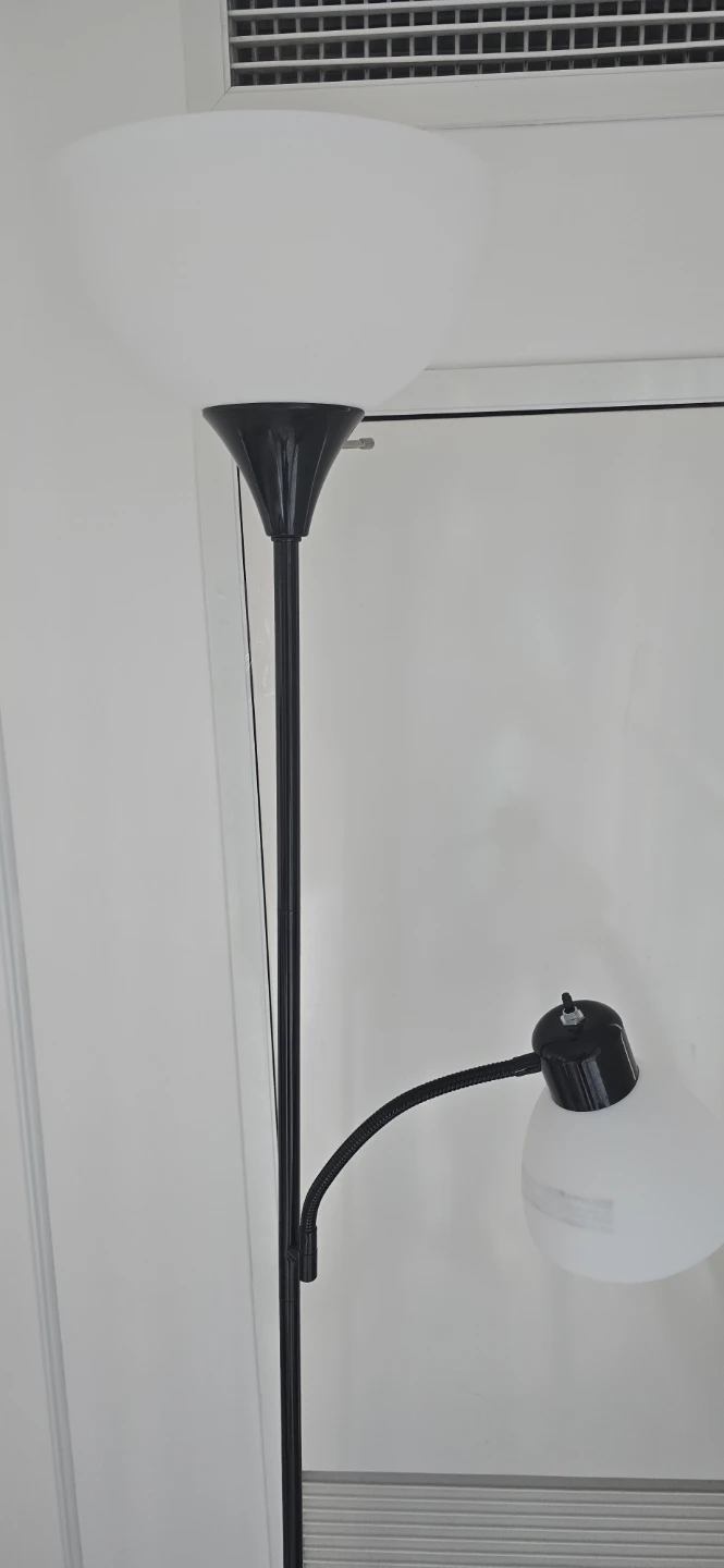 Black Floor Lamp with Adjustable Reading Light - photo 4