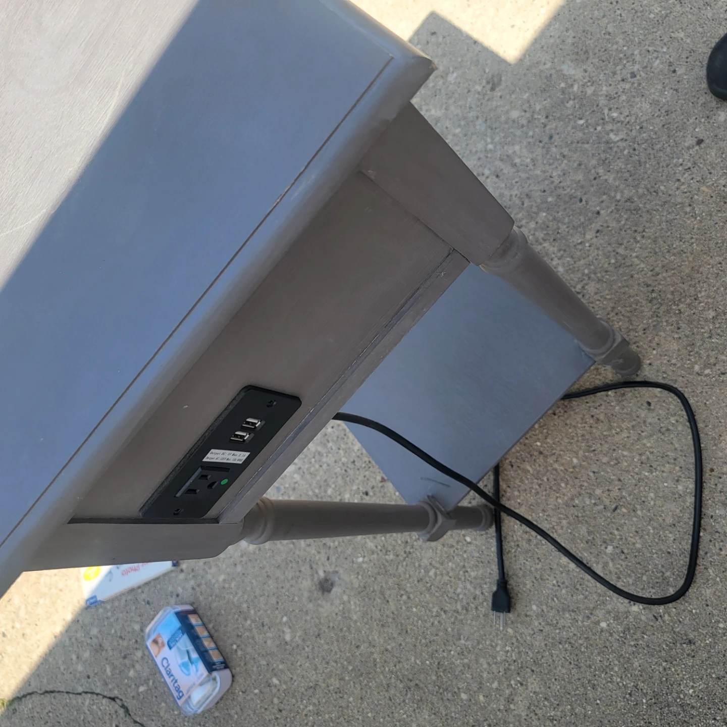 Gray Charging End Table $50 - photo 4