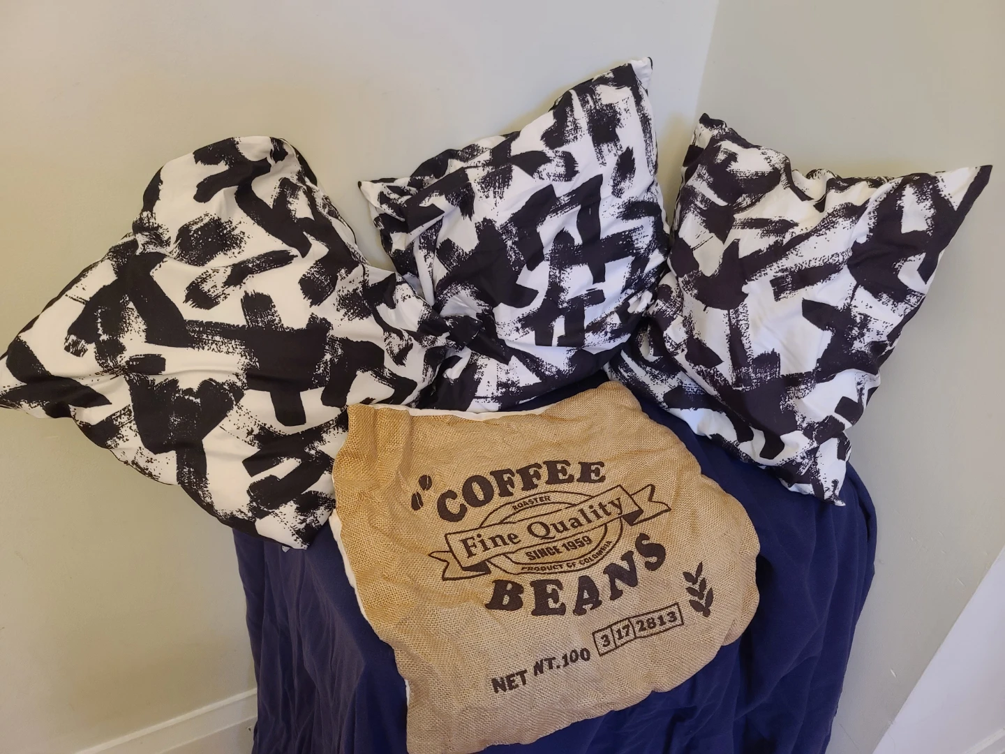 4-Piece Cozy Home Pillow & Cushion Set - photo 3