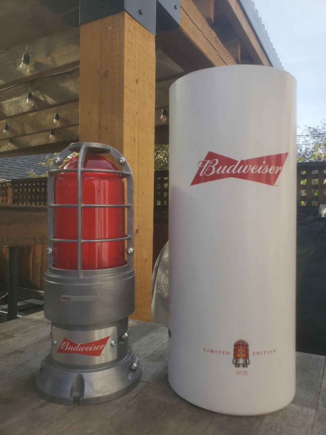 BNIB - Limited Edition Budweiser Red Light