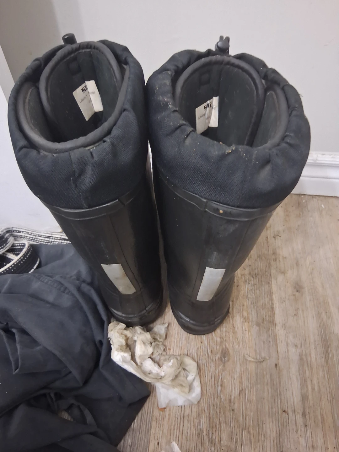 STC Safety Rubber Boots Size 10 - photo 3