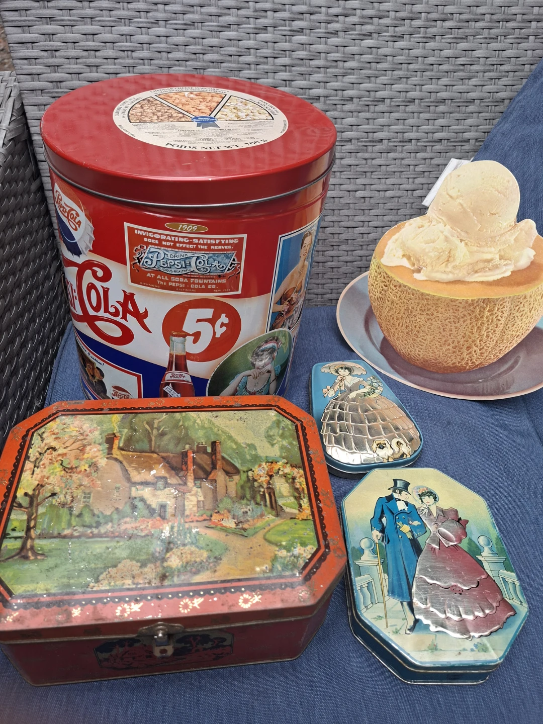 Vintage tins and assorted old items