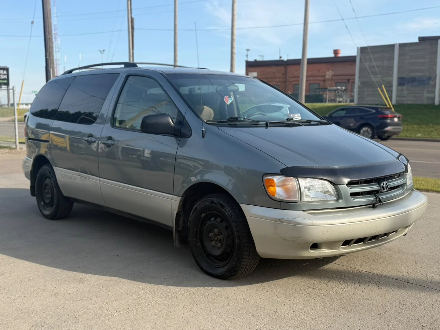 2000 Toyota Sienna — Low KMS! - photo 3