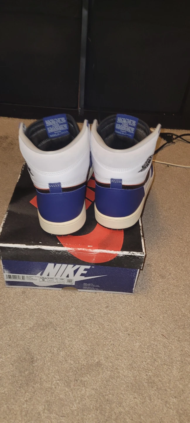 Nike Air Jordan 1 Retro High OG Size 9