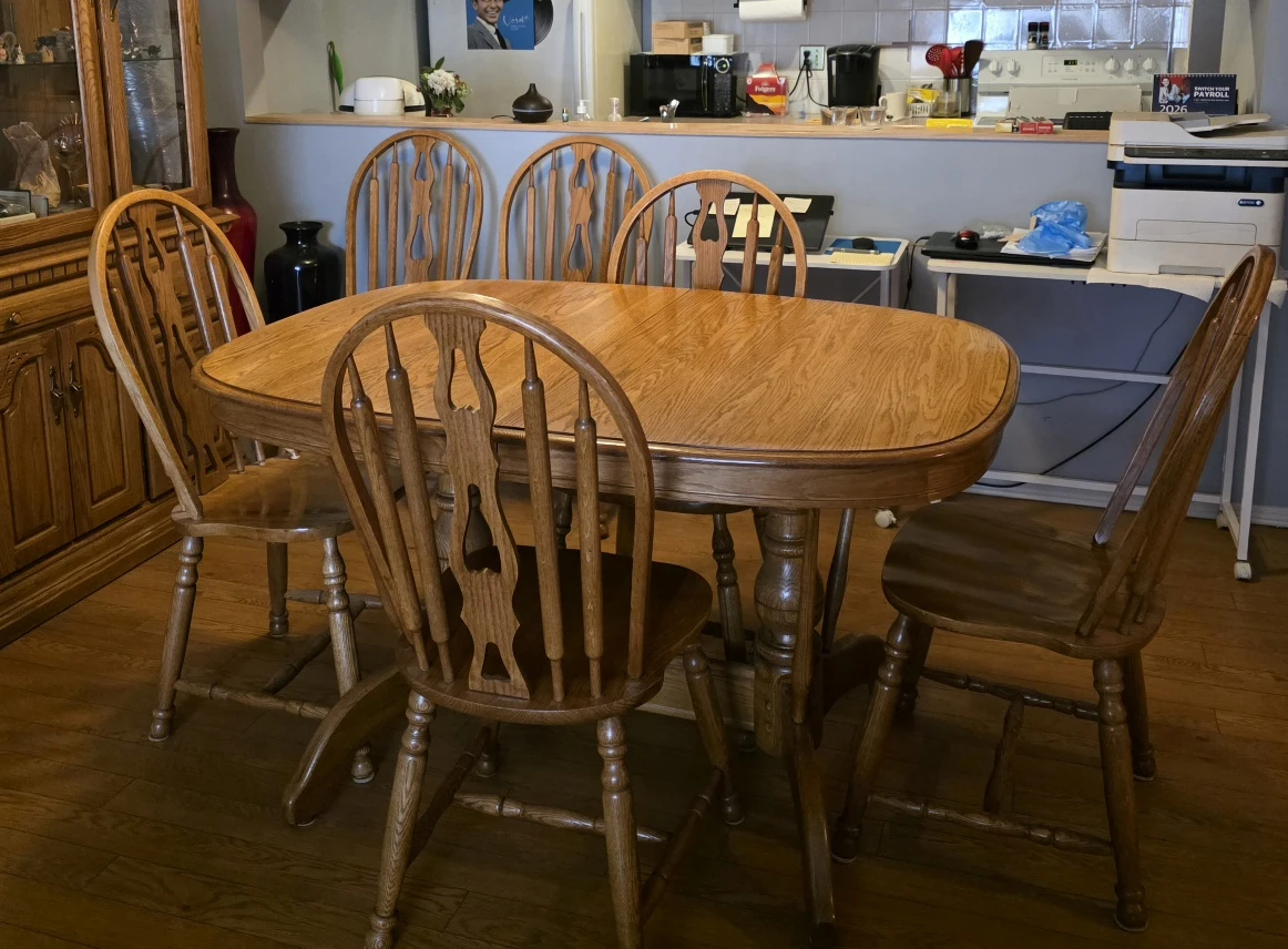 Solid Oak 8Pc Dining Set & Lighted China Cabinet - Daveluyville - photo 2