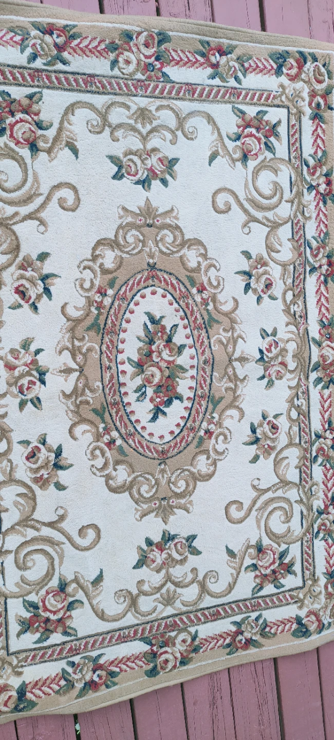 Floral Area Rug  size 67 x 47 inches