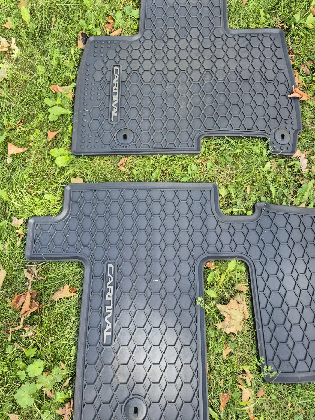 OEM Kia Carnival Hybrid 8 seat All-Weather Floor Mats - photo 3