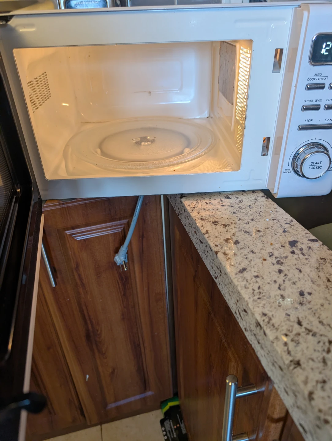Galanz White Microwave - photo 5