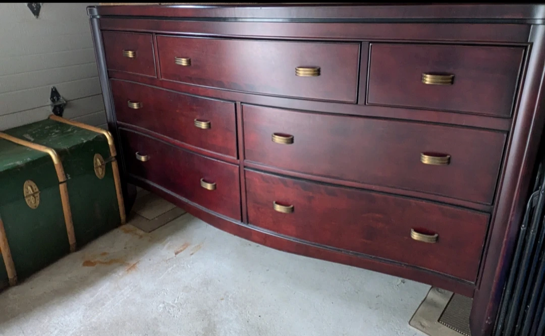 Large dark wood dresser with nine drawers - photo 2