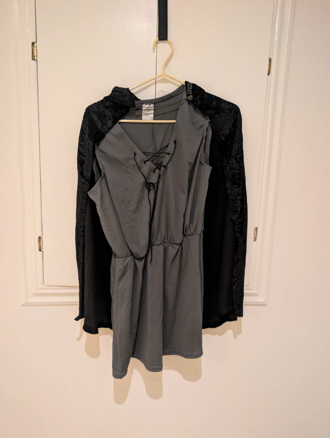 Spirit Halloween Huntress Costume Adult Medium - photo 2
