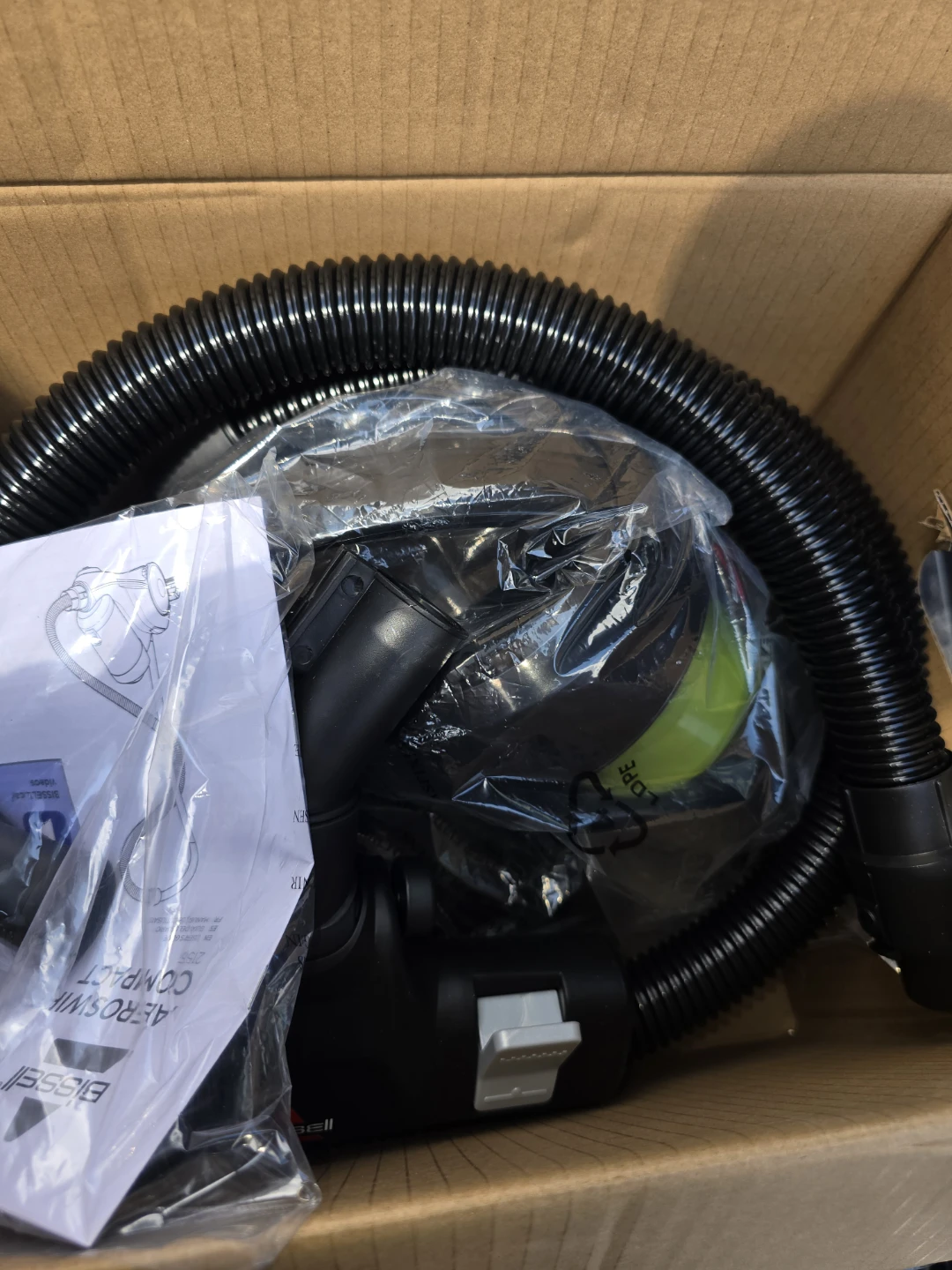 Bissell AeroSwift Compact Bagless Canister Vacuum - photo 3