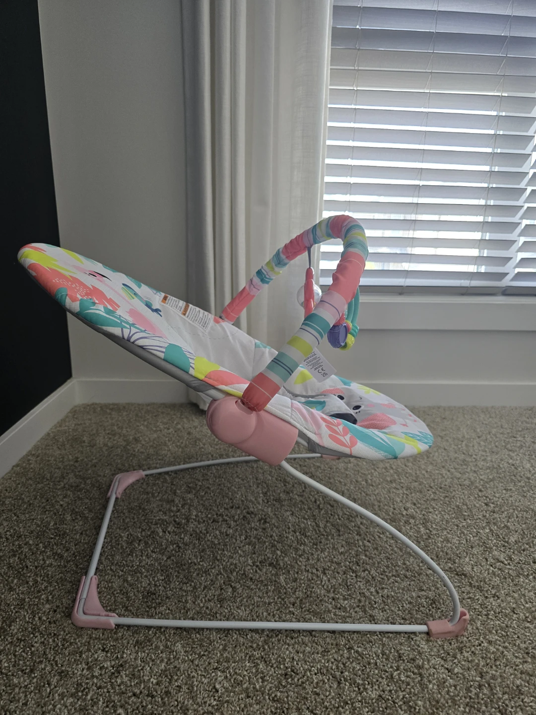 Bright Starts Vibrating, 3 point harness Bouncer with toy bar🦩🐘 - photo 4