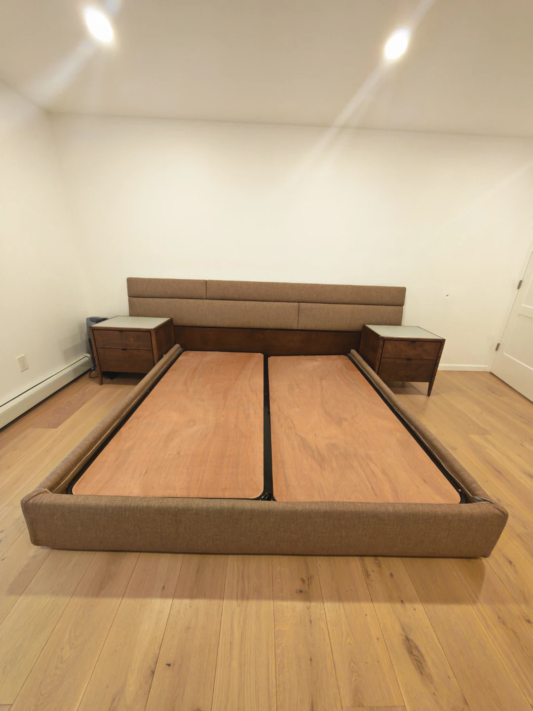 Modern Upholstered Platform Bed Frame with Nightstands