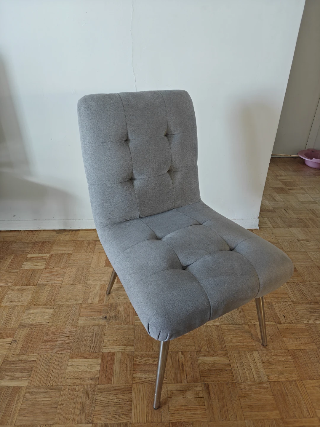 Grey Tufted Accent Chair - photo 2