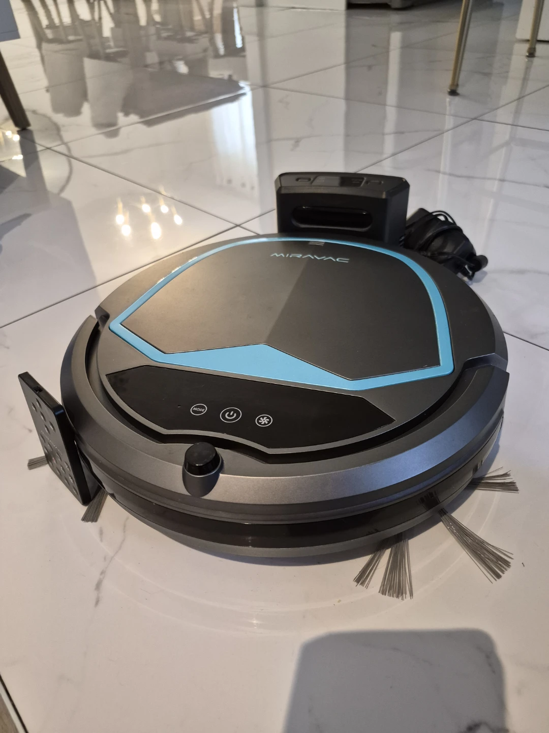 Miravac Robot Vacuum with Remote - photo 3