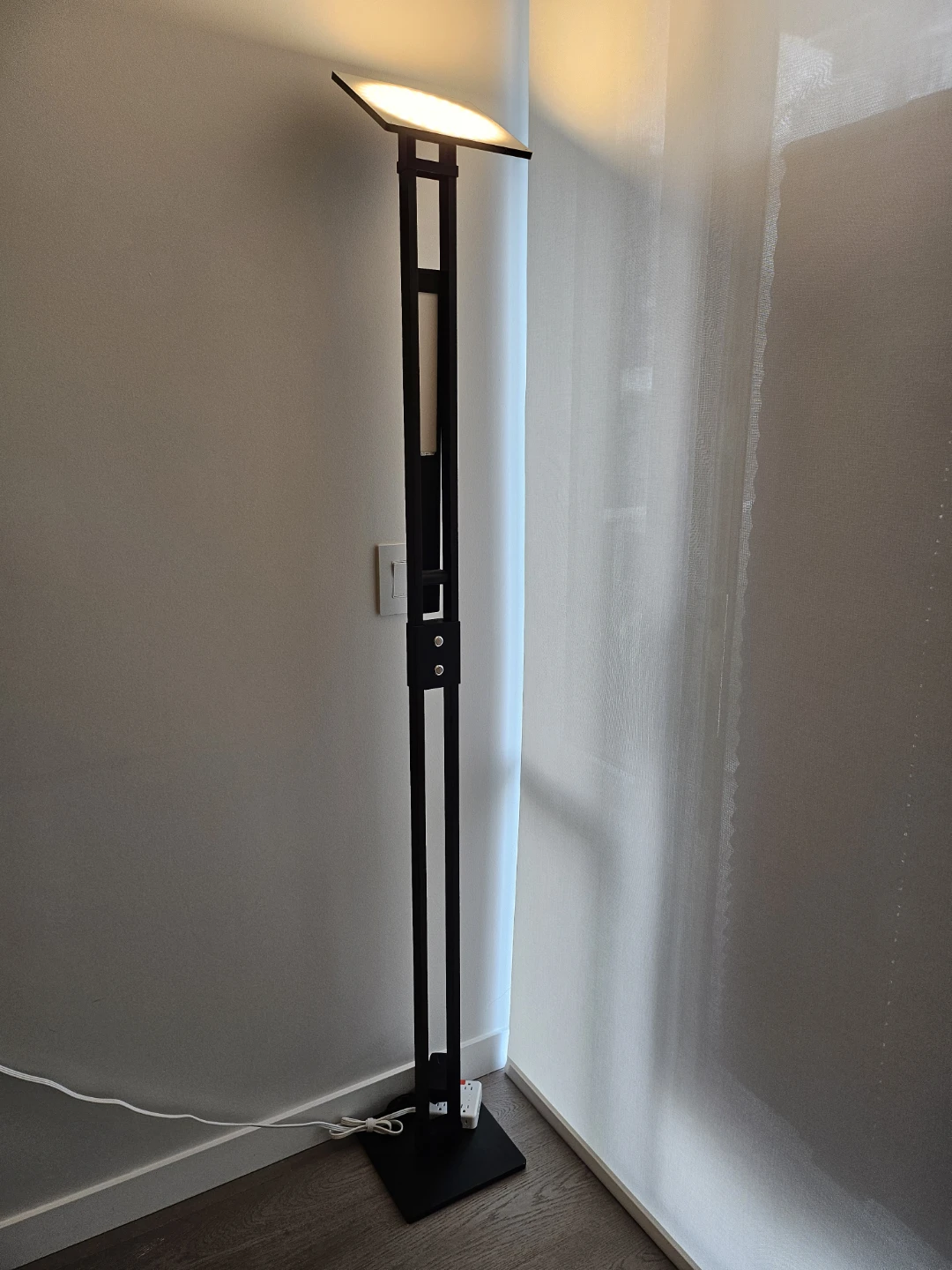 Black LED Floor Lamp / Dimmable Uplight & Reading Light - photo 3