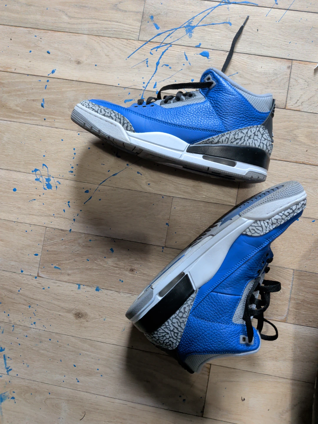 r Jordan 3 Retro "Varsity Royal" (Blue Cement)