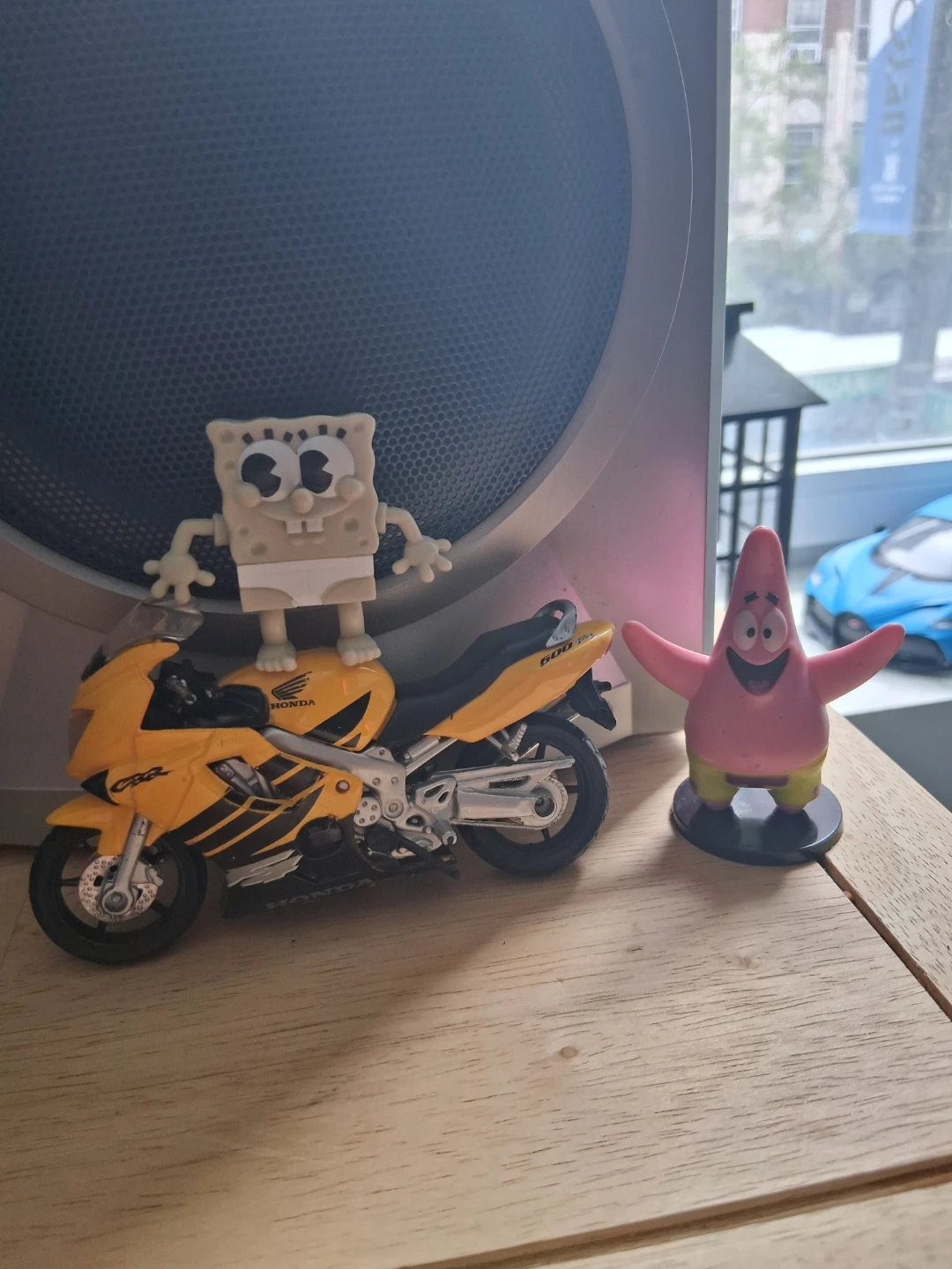 🏈 CBR600 Motorcycle Model with Spongebob Figure
