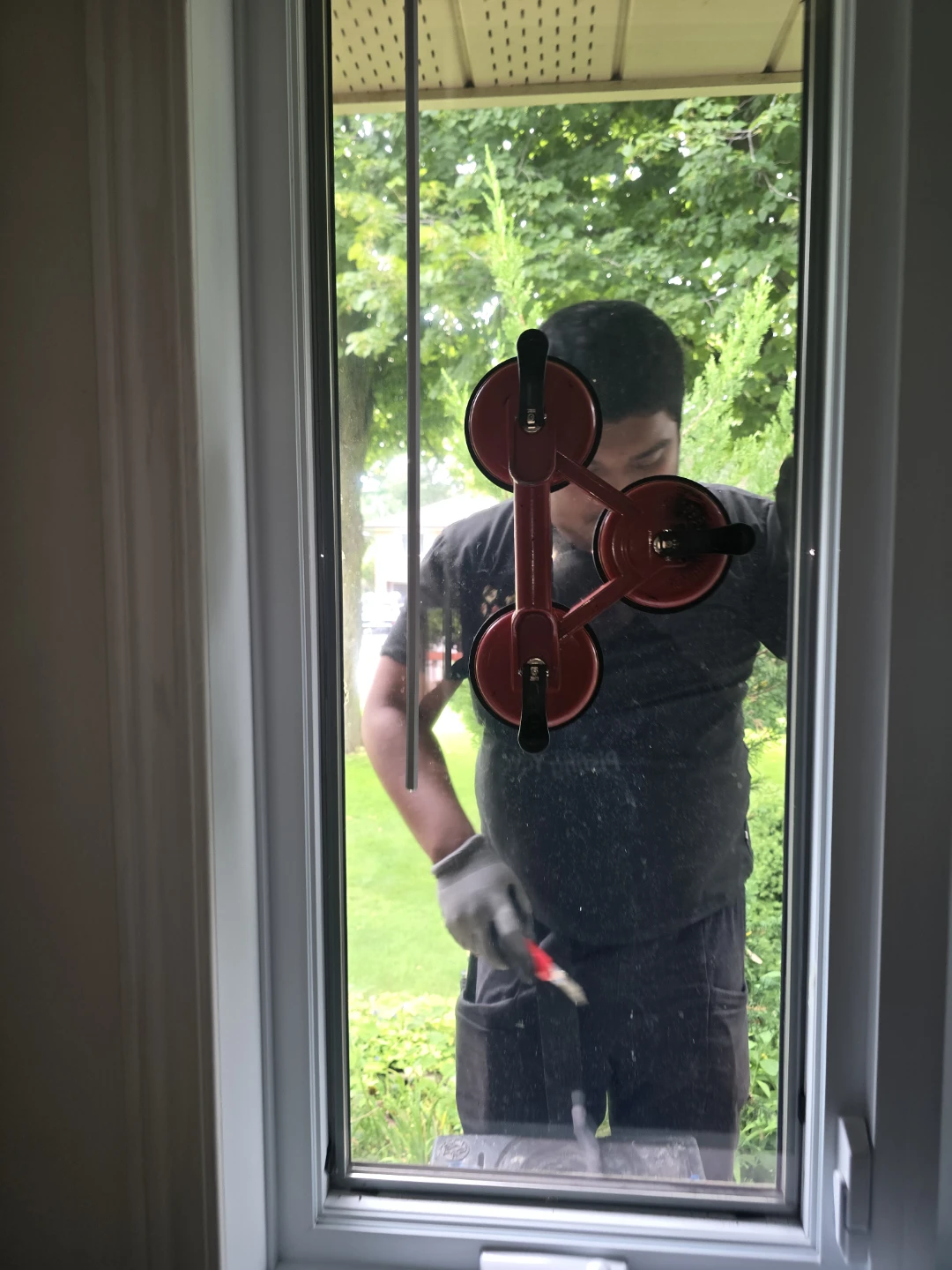 Professional Mirror and Glass Installation Services - photo 3