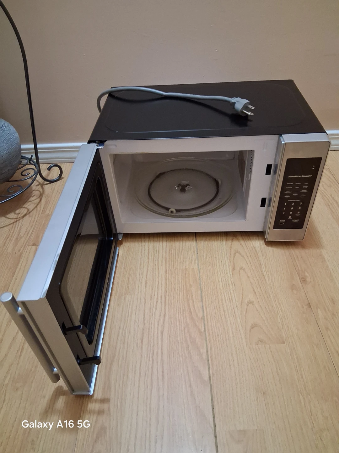 Hamilton Beach Stainless Steel Microwave - photo 3