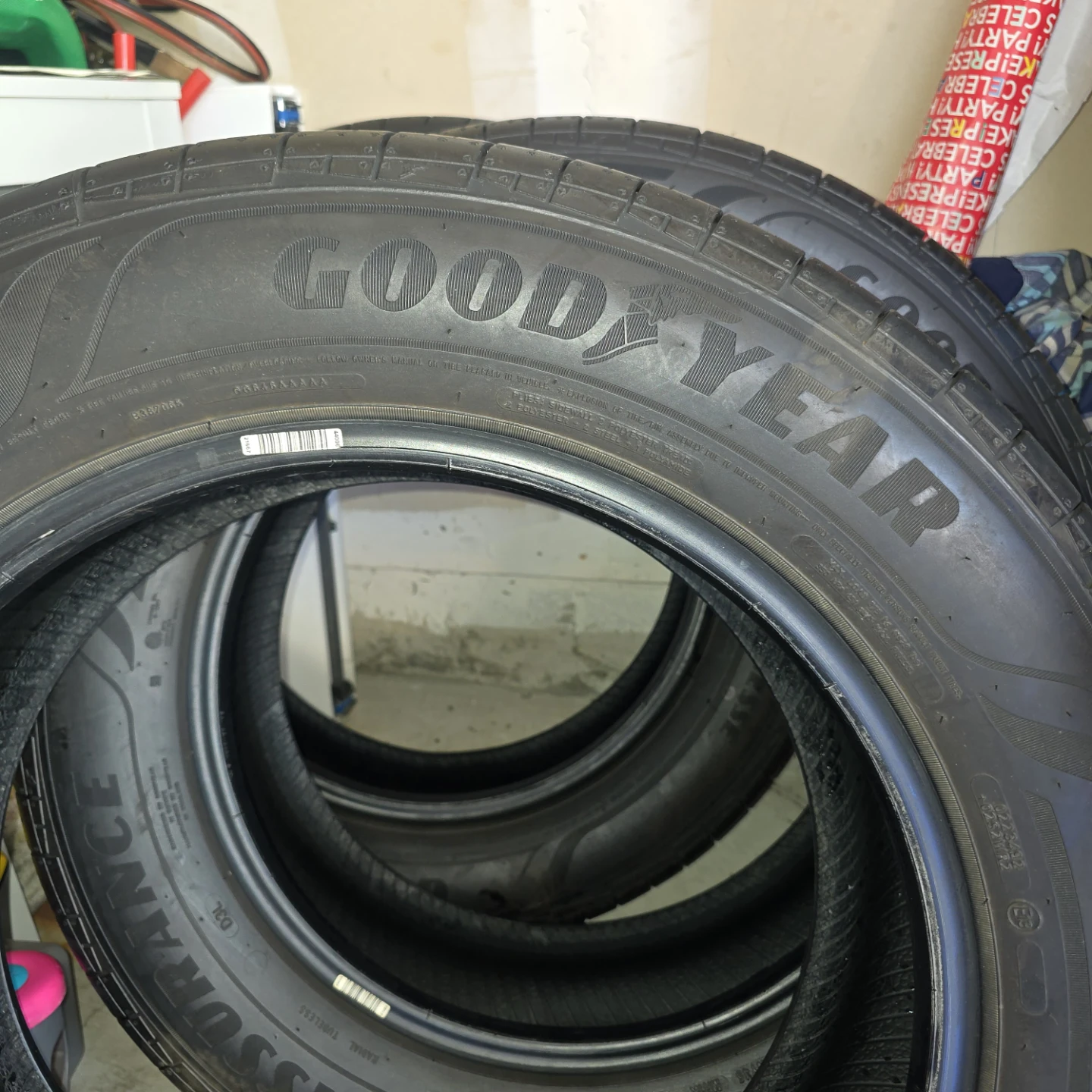 4 Goodyear Assurance Finesse Tires 235/60R18 - photo 2