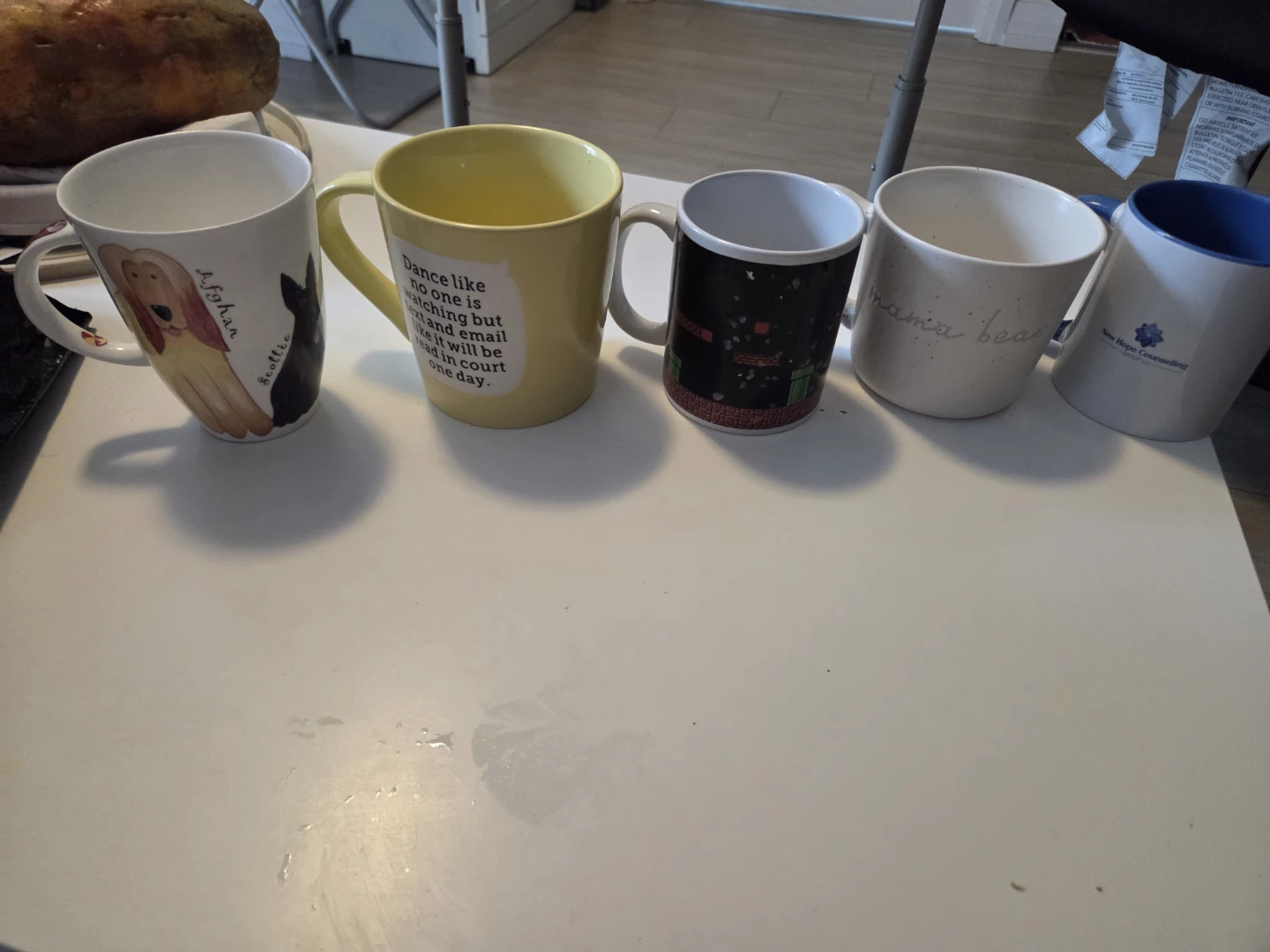 Assorted collection of 5 unique mugs - photo 5