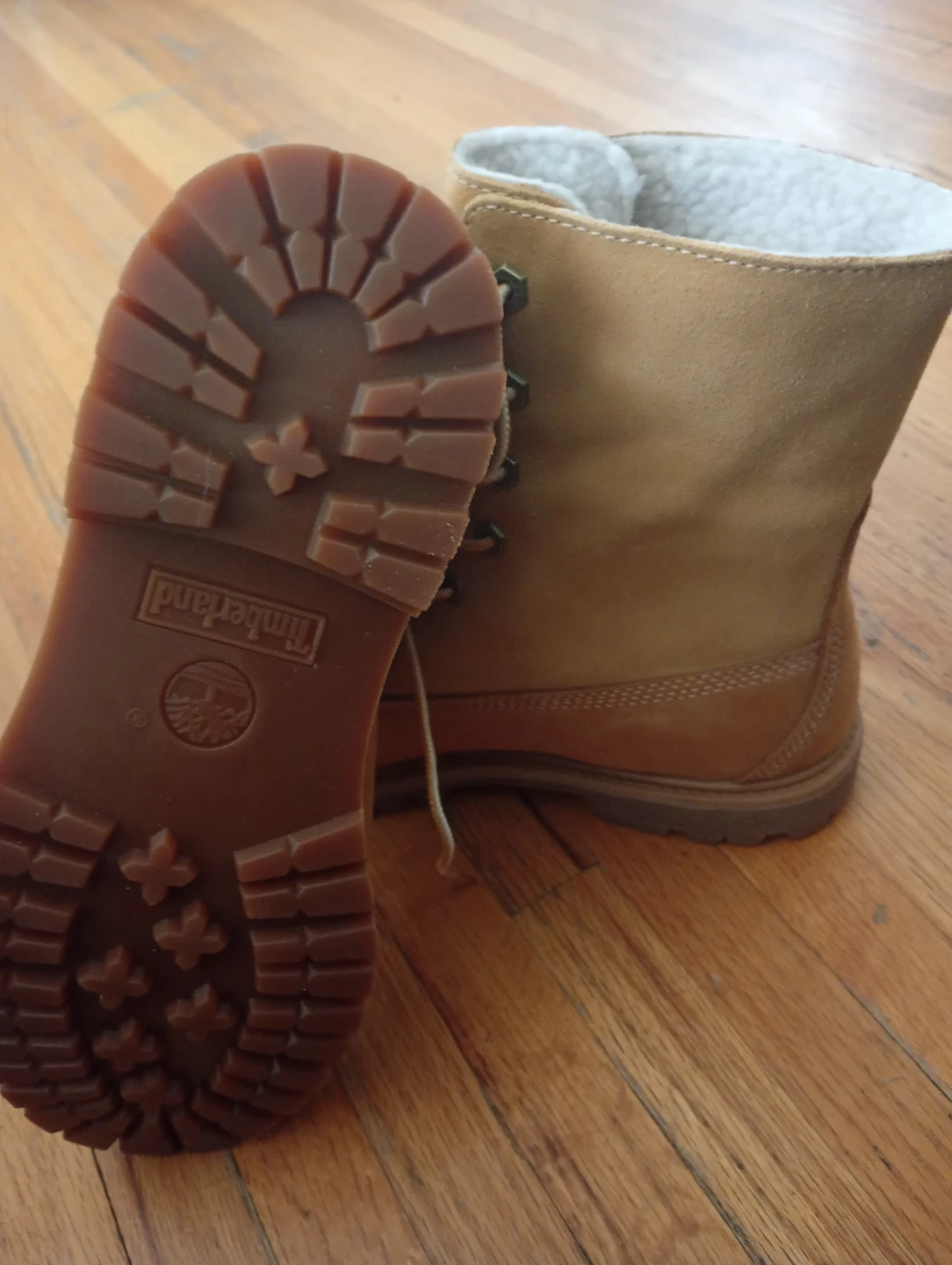 Timberland Wheat Boots with Faux Fur Lining - photo 2