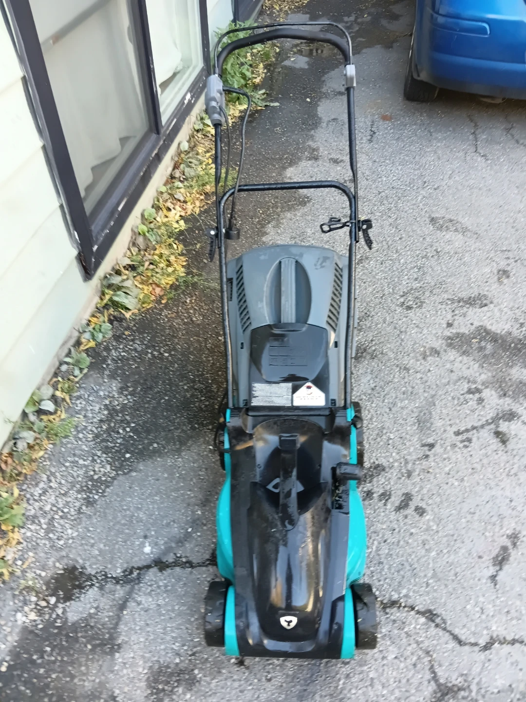 Yardworks 16"  Premium Compact Electric Lawnmower - photo 2