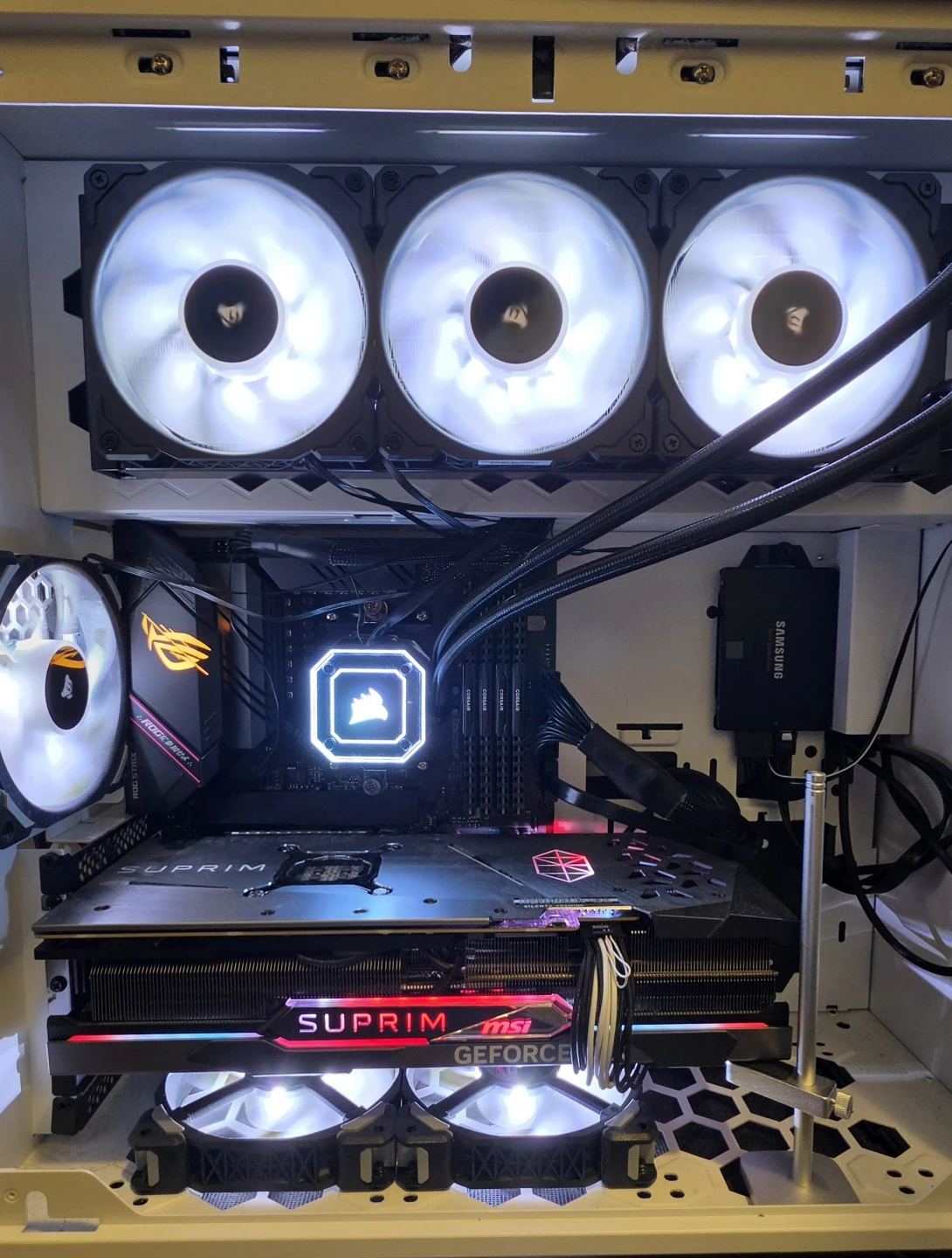 5800X3D with AIO, ASUS B550-F, Corsair DDR4 32GB 3600Mhz