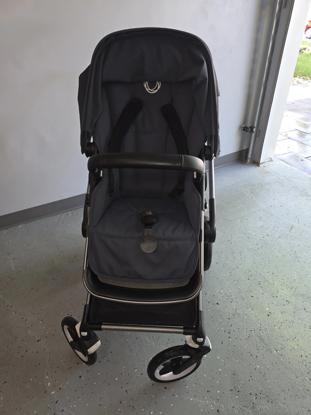 Bugaboo Fox 3 Stroller 2 in 1. Pick up only - photo 2