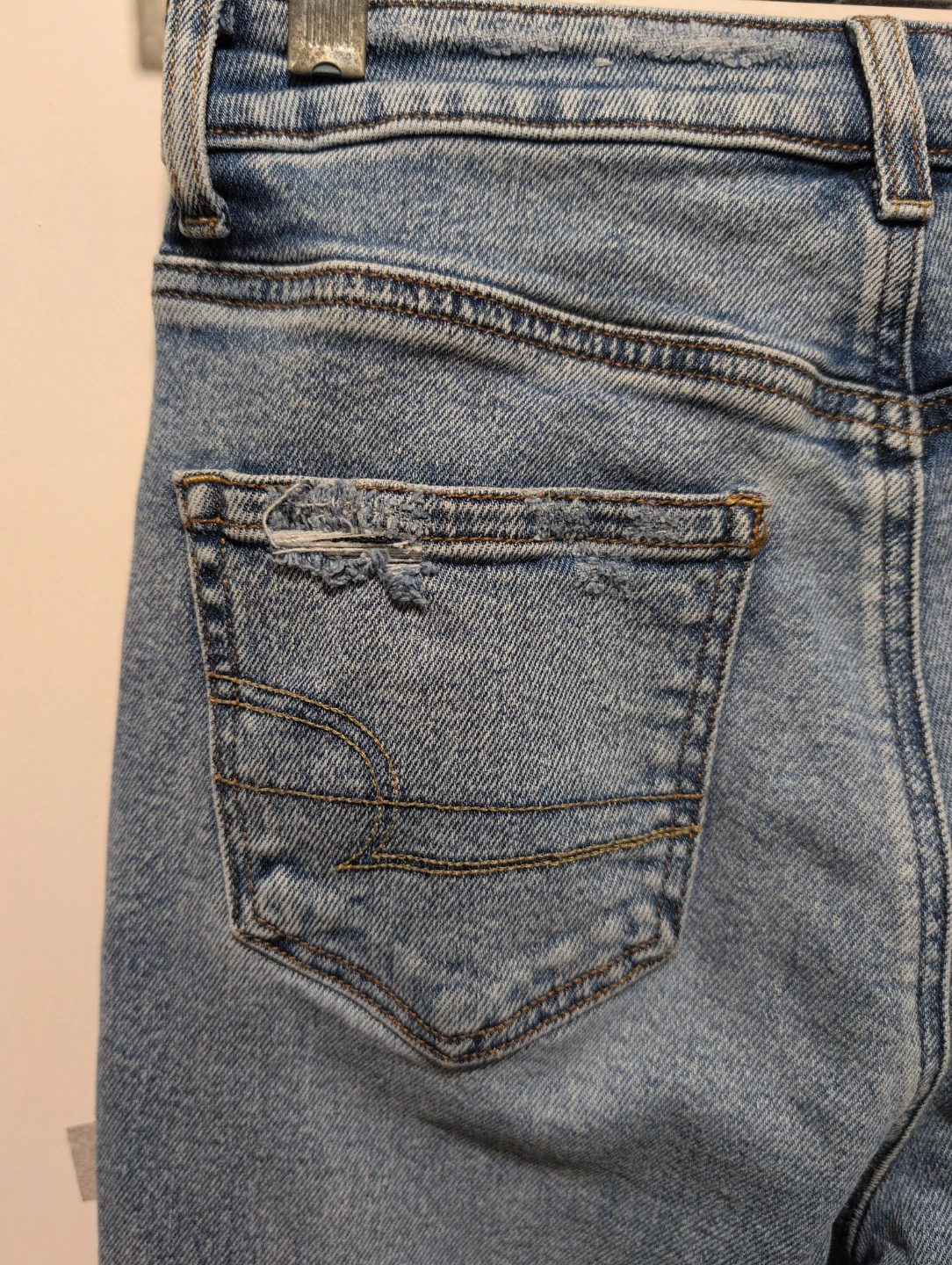 American Eagle High-Rise Distressed Jeans - photo 5