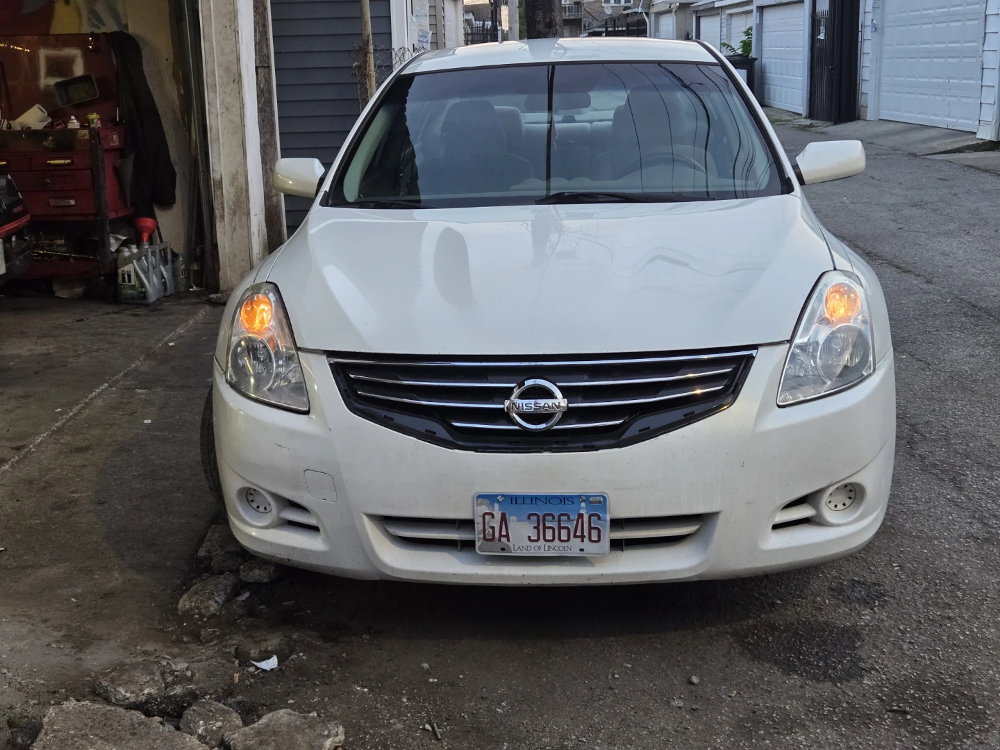 White Nissan Altima Sedan - photo 2
