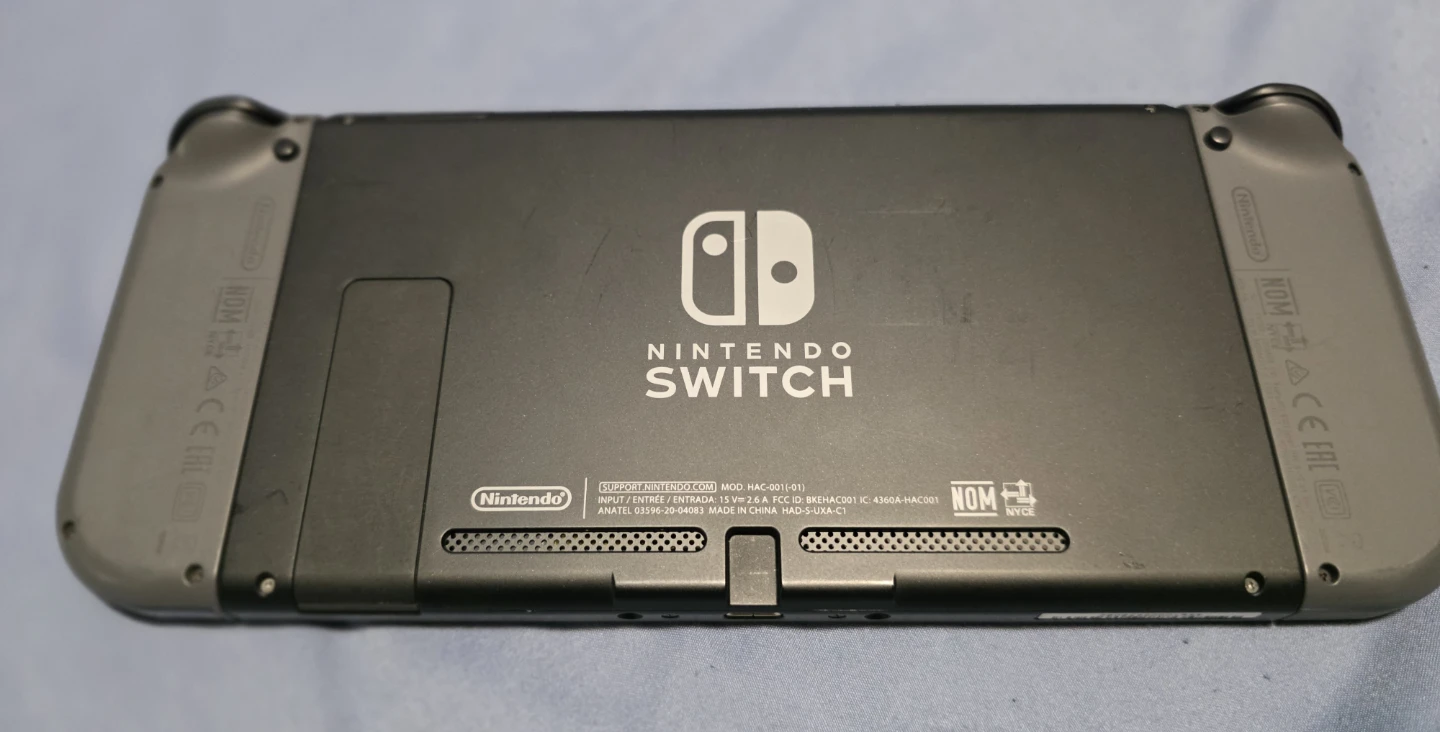 Nintendo Switch - photo 2
