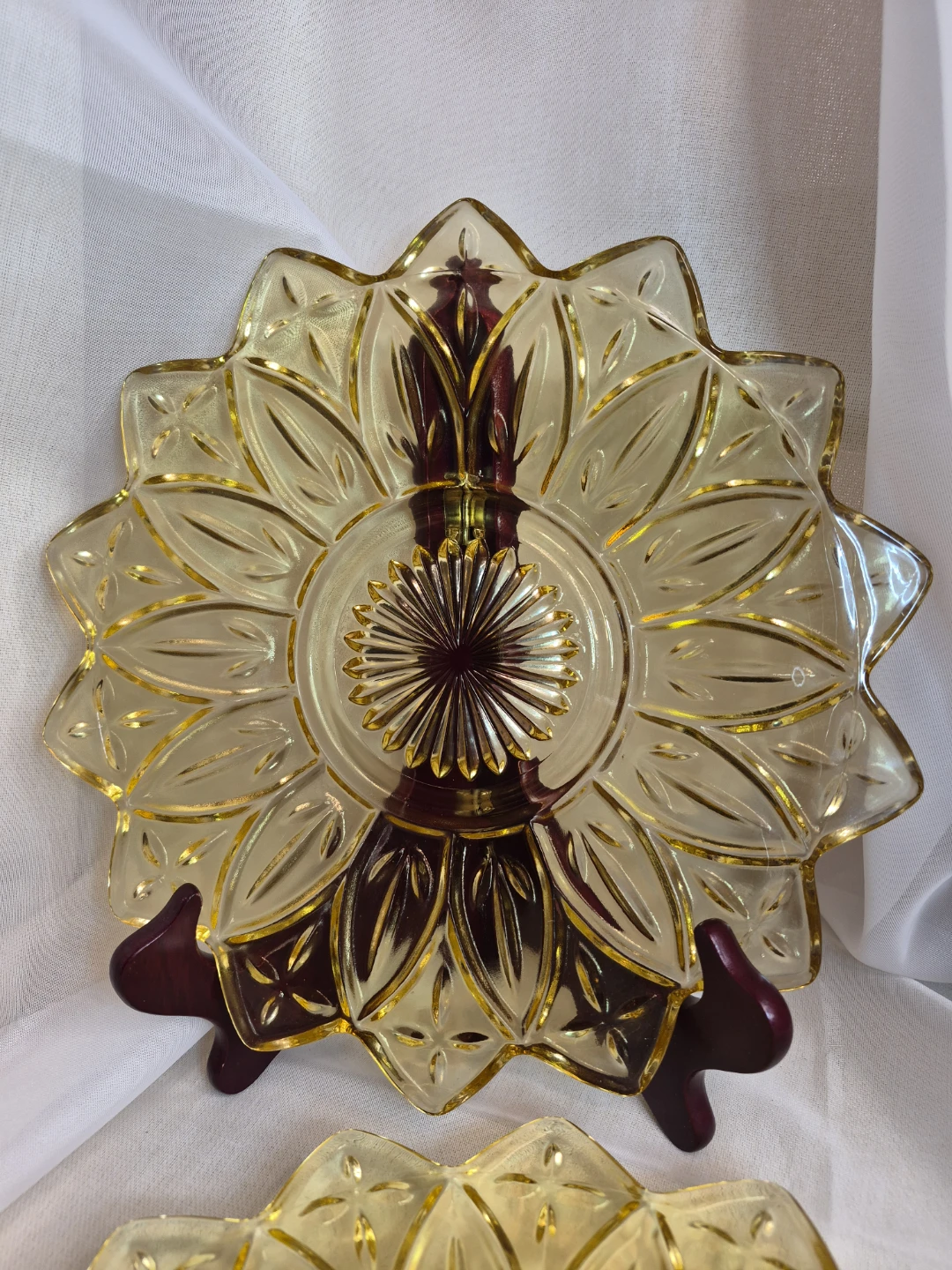 Pair of Beautiful Vintage 9 1/4" Round Amber Federal Glass - photo 4