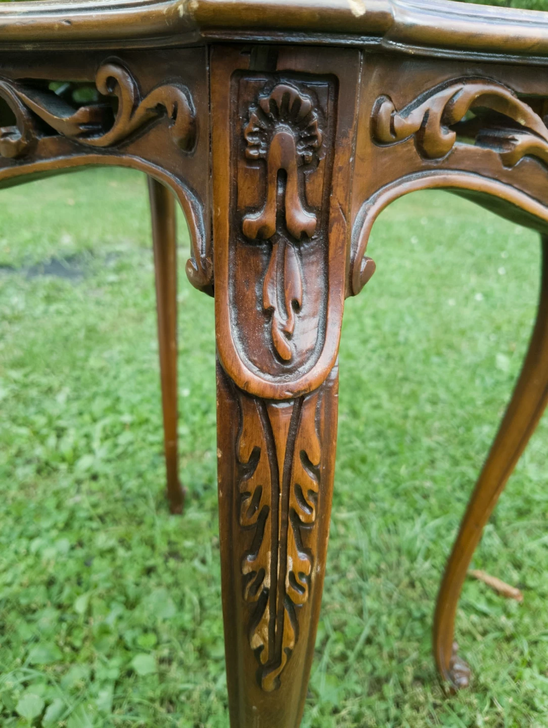 Late 19th Century  French Louis XV Style Carved Side Table - photo 2