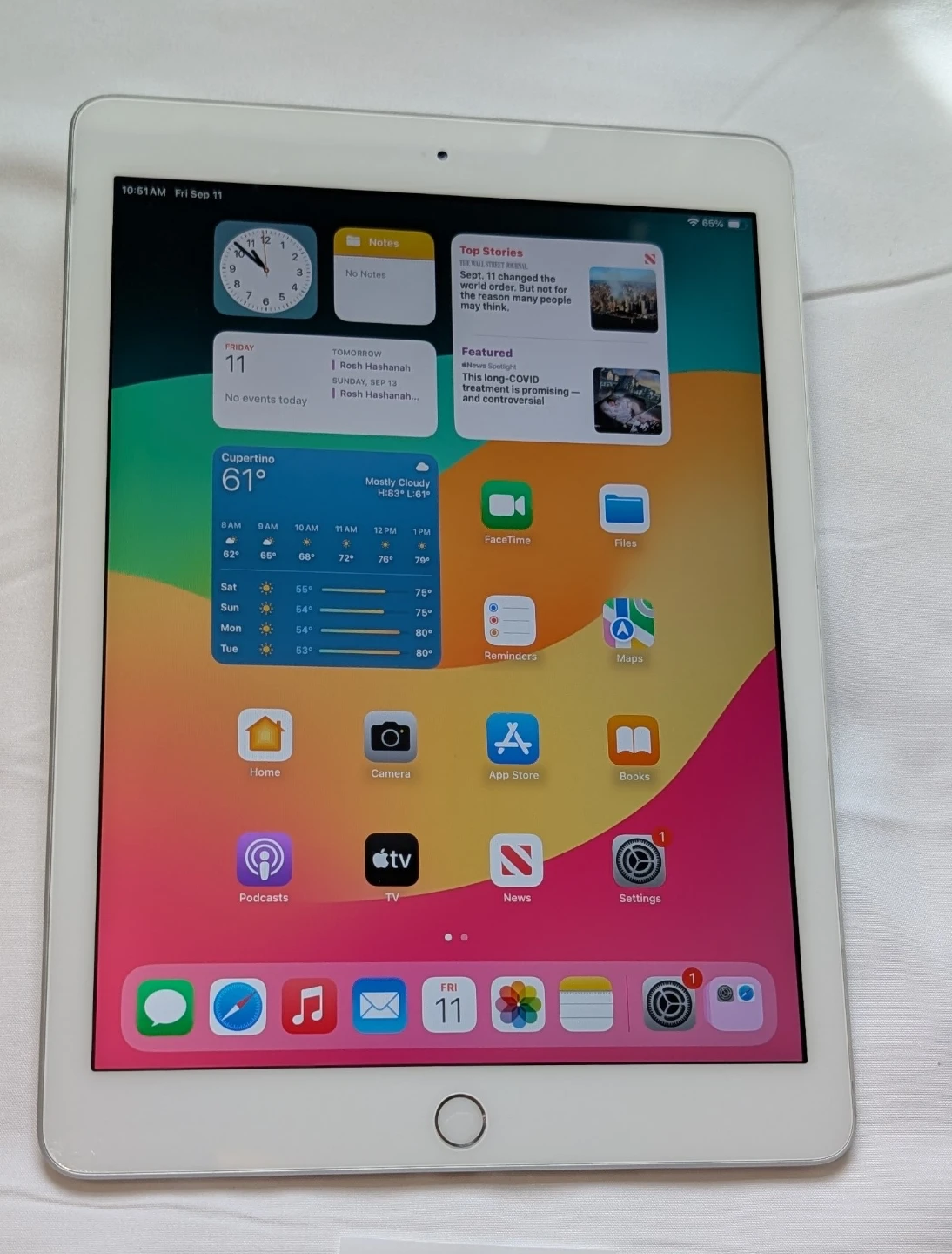 NICE APPLE iPad 6 6TH GEN 32GB WIFI