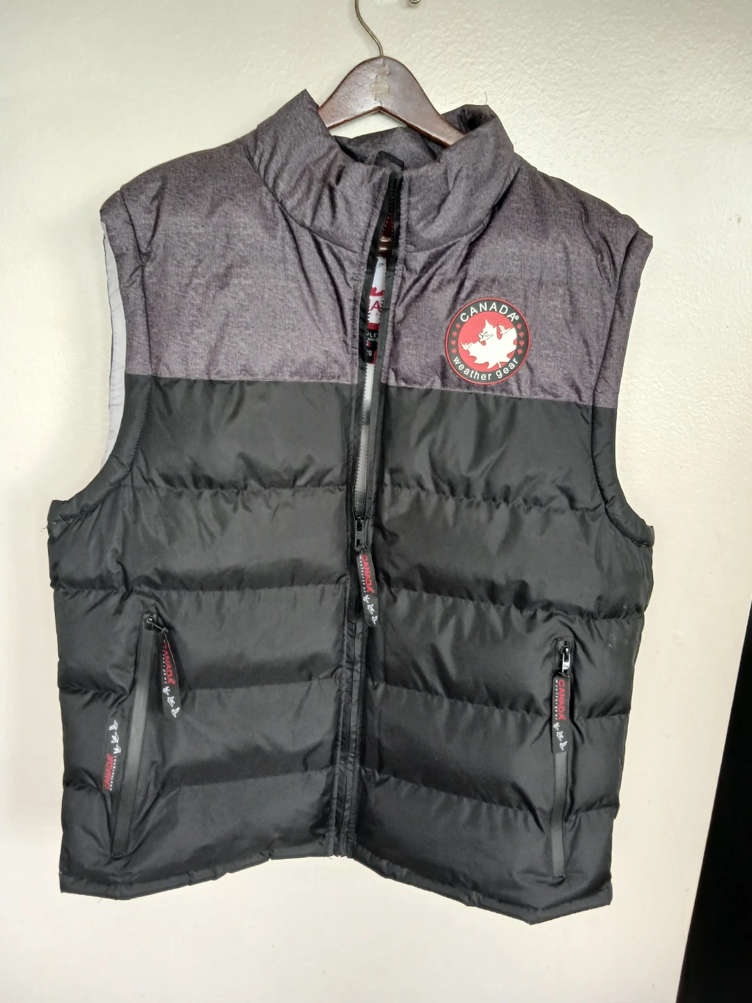 Canada Weather Gear Puffer Vest