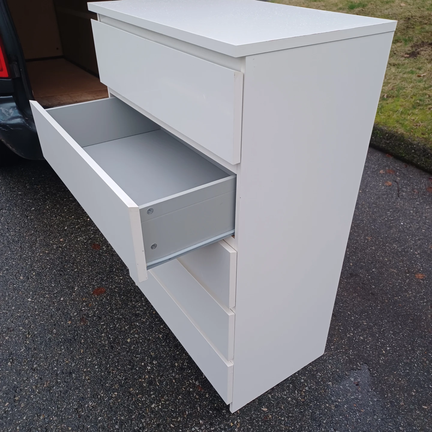 Malm Ikea dresser delivery available - photo 2