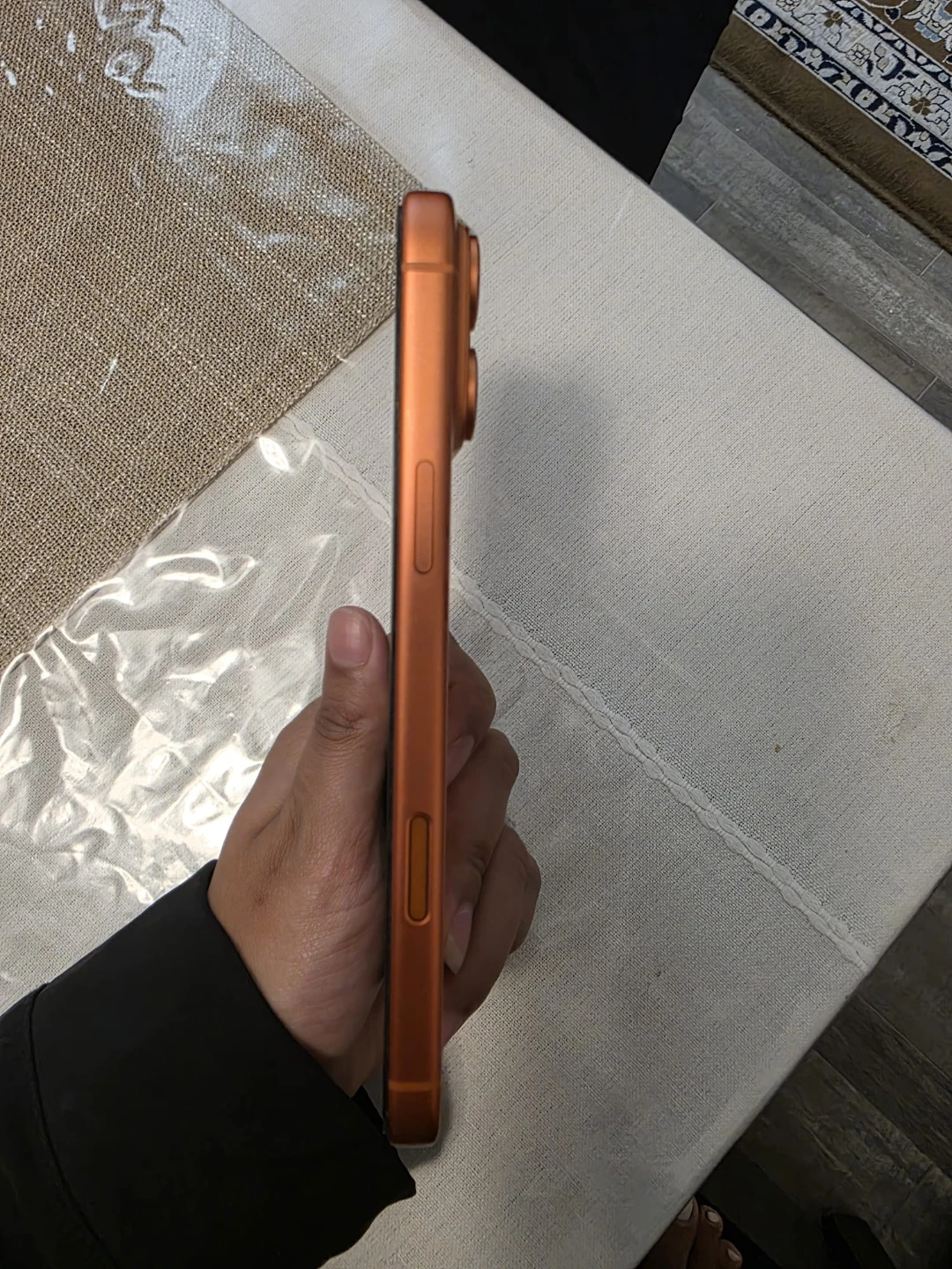17 max pro Orange