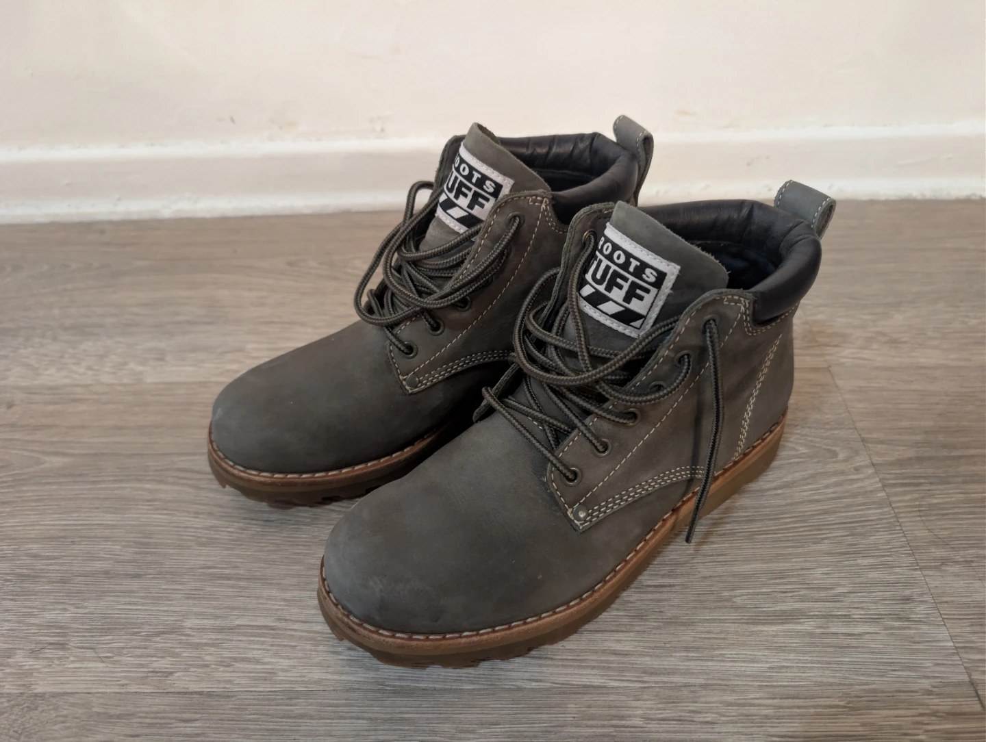 Roots Tuff Leather Grey Boots - photo 2