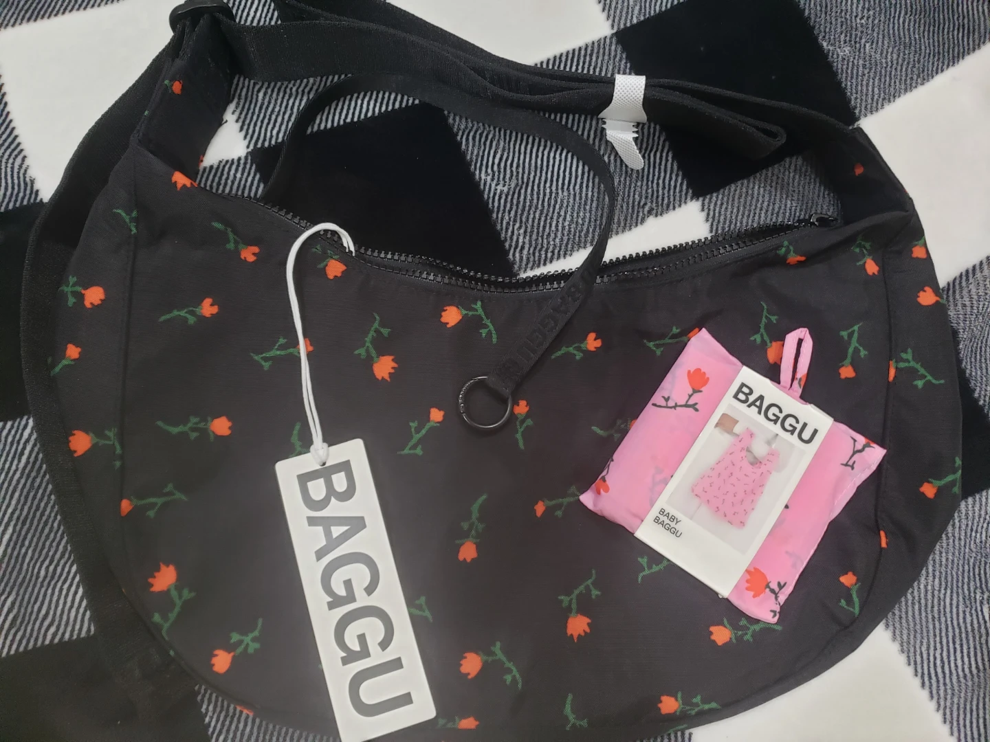 Baggu Medium Nylon Crescent Bag & a matching Baby Baggu bag